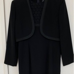 女性用礼服の画像