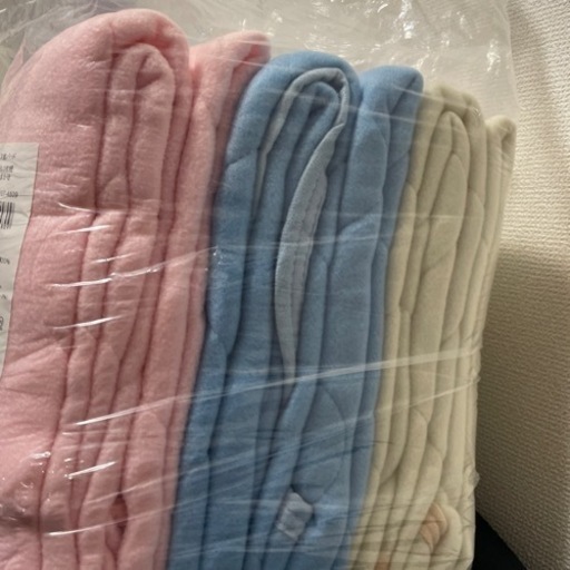 フリース敷パッド3組　新品　決定しました。