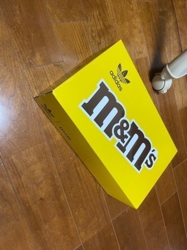adidas Ｍ＆Ｍ’s 限定コラボスニーカー