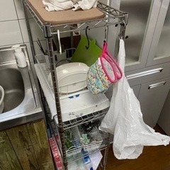 (取引者予約済み)6月以降　スチールラックの画像