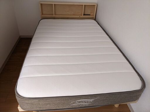 セミダブルベッド＆マットレス　＋必要に応じて寝具一式　お引き取り または 配送料をご負担できる方