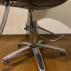 サロンチェア　昇降式　美品(2脚あり)の画像