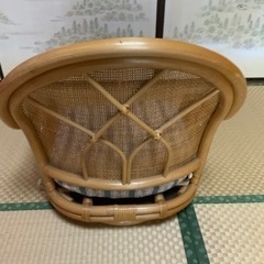 座椅子　座布団付き　直接渡し希望 横56、奥行き68、高さ60センチ の画像