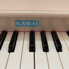 KAWAI ミニピアノＰ-25 （ピンキッシュホワイト）の画像