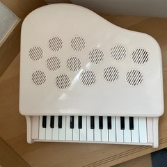 KAWAI ミニピアノＰ-25 （ピンキッシュホワイト）の画像