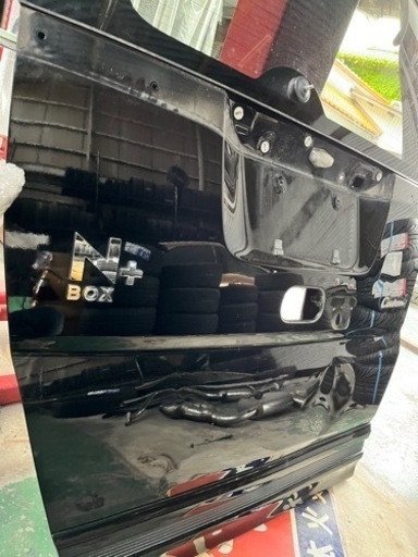 nボックスプラス　リアゲート