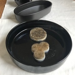 【無料】花器4点＋剣山 差し上げます。の画像