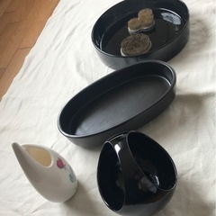 【無料】花器4点＋剣山 差し上げます。の画像