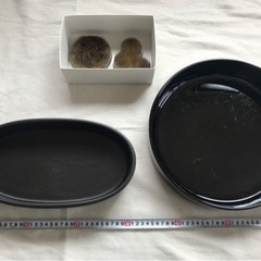 【無料】花器4点＋剣山 差し上げます。の画像