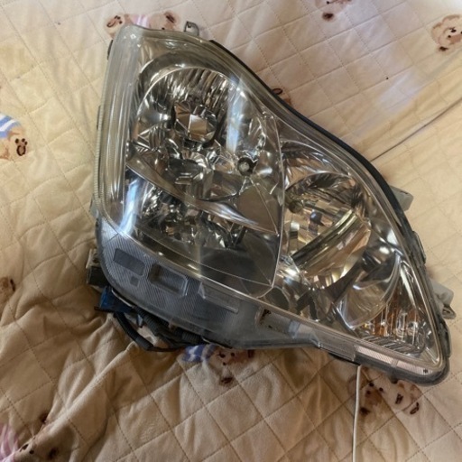 18クラウンアスリート右ヘッドライト