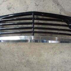 10アルファード前期？グリルの画像