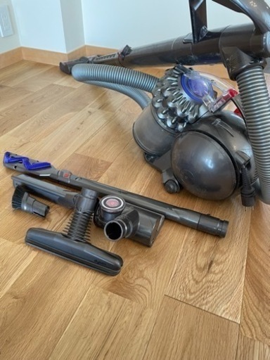 Dyson ダイソン　掃除機　一部破損