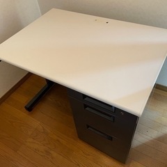 オフィス　デスク