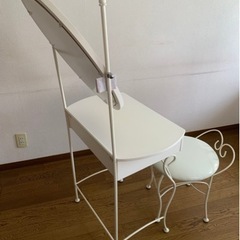 ドレッサー　白の画像