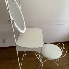 ドレッサー　白の画像