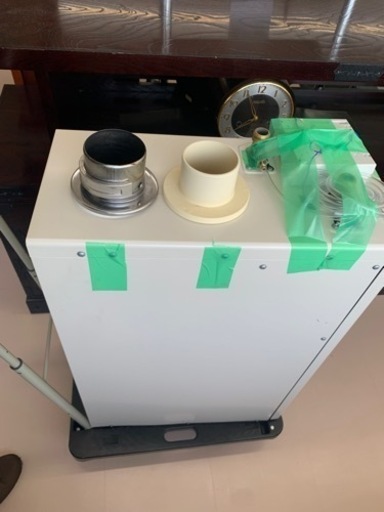 石油給湯器　給湯専用　水道直結式　屋内据置型　強制給排気