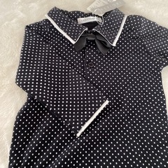 新品⭐︎早い物がち⭐︎大人気のブラウス★80⭐︎蝶ネクタイつきの画像