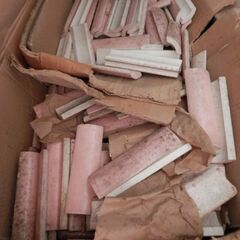 昭和タイル　ピンク　役ものタイル　コーナータイル　竹割り　外竹　DIY　流し・テーブル、カウンターなどにの画像