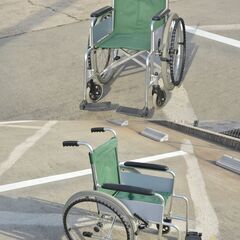 激安 先着順♪ 自走用 スチール製 車椅子の画像