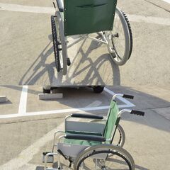 激安 先着順♪ 自走用 スチール製 車椅子の画像