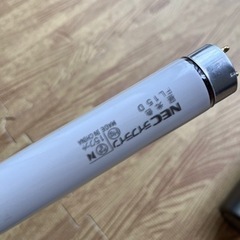 【あげます】蛍光灯と電源タップ