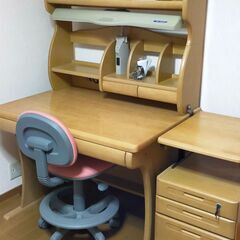 学習机(地元大手家具店で購入)の画像