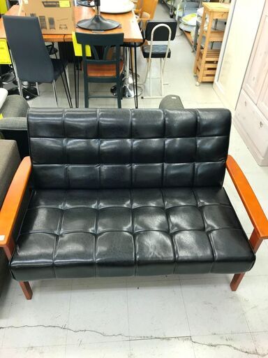 新入荷！！　2人用ソファー　黒　ブラック　合皮　 幅(W)1250mm × 奥行(D)800mm × 高さ(H)770mm