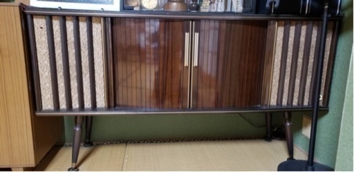 昭和レトロな家具調レコード