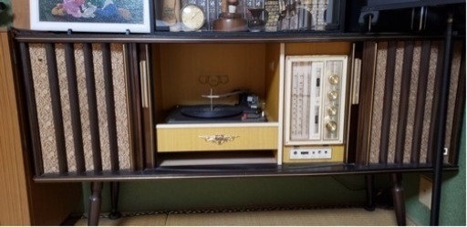昭和レトロな家具調レコード