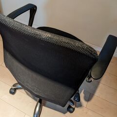オフィスチェア（黒・メッシュ）の画像