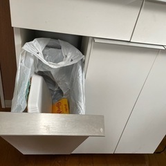 (予約済み)6月渡し　キッチン台＋ゴミ箱付きの画像