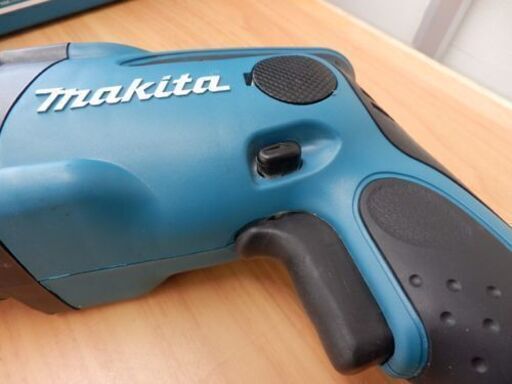 makita 14.4V 16mm 充電式ハンマドリル バッテリー2個付 3.0Ah 青 マキタ HR162D RFX 札幌 西野