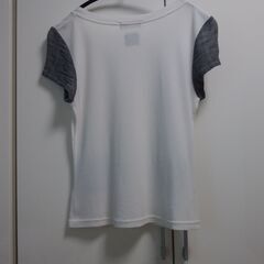 未使用品　パッチワーク付き　白半袖トップス　Ｍサイズの画像