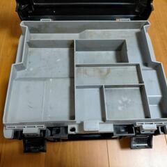 マキタ インパクトドライバー バッテリー，充電器，ケースの画像