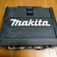 マキタ インパクトドライバー バッテリー，充電器，ケースの画像
