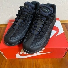 NIKE AIR MAX95 エッセンシャルトリプルブラック