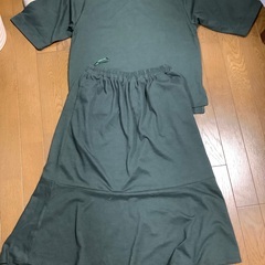 試着のみ　深緑セットアップ