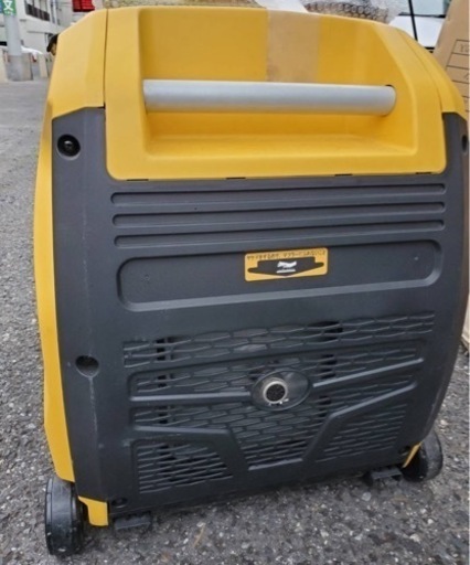美品　動作確認済み！手渡しのみ東京都！SUSEMSE インバーター発電機 SU 4000i セルスターターと手動式！総重量約45kg最