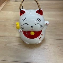 招きニャンコの蚊取り線香入れ