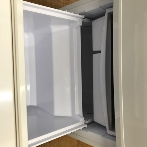 冷凍冷蔵庫　SHARP  137L  2015年製