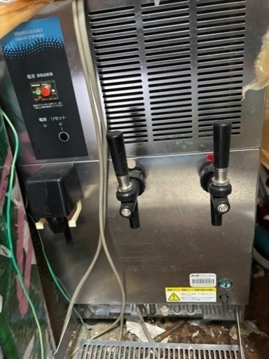 サーバー　焼酎、ビール、炭酸、全てこの一台で可能なサーバーです