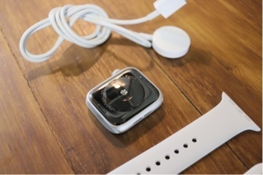Apple Watch SE 44mm GPS 中古