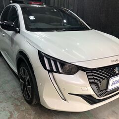 コンパクトなEV車☆e208　GTライン