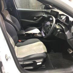 コンパクトなEV車☆e208　GTラインの画像