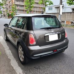BMWミニ　パークレーン（特別仕様車）　H18　車検5/4　走行70000ｋ　専用黒革スポーツシート＆ハンドル　専用16ＡＷ　シルバールーフ　の画像