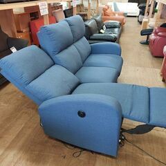 関家具　クル―ン　電動リクライニングソファー　布地　青　２０２０年モデル【愛品倶楽部柏店】の画像