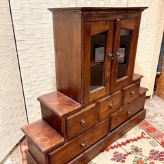 　【売約済み】　アジアン家具 バリ家具　無垢材  ラック 飾り棚 本棚 リゾートテイスト　収納　アジアン　キャビネット　階段　ステップ　おしゃれ　検　チーク材  チーク　店舗　什器　ディスプレイ　バリ　シェルフ　階段　ピラミッド　お洒落　の画像