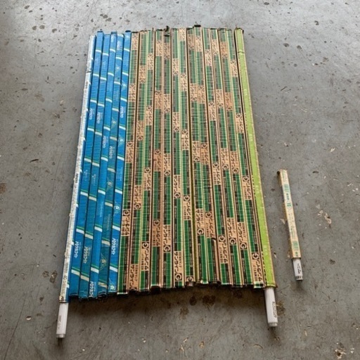 新品、未使用ですが古い蛍光灯21本 DIY