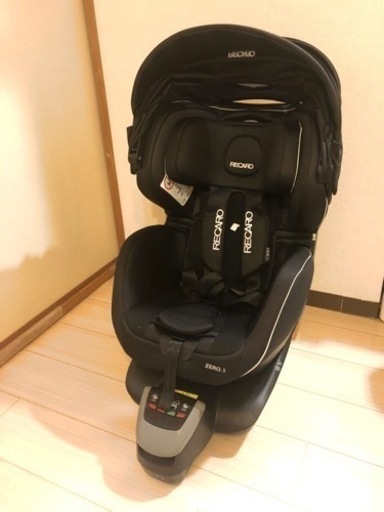 《受取予定者決定中》回転式チャイルドシートシート譲ります《RECARO ZERO.1