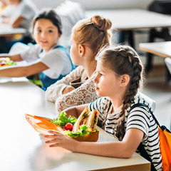 【参加費無料・10代から20代限定】外国人に無料で食事を提供する...
